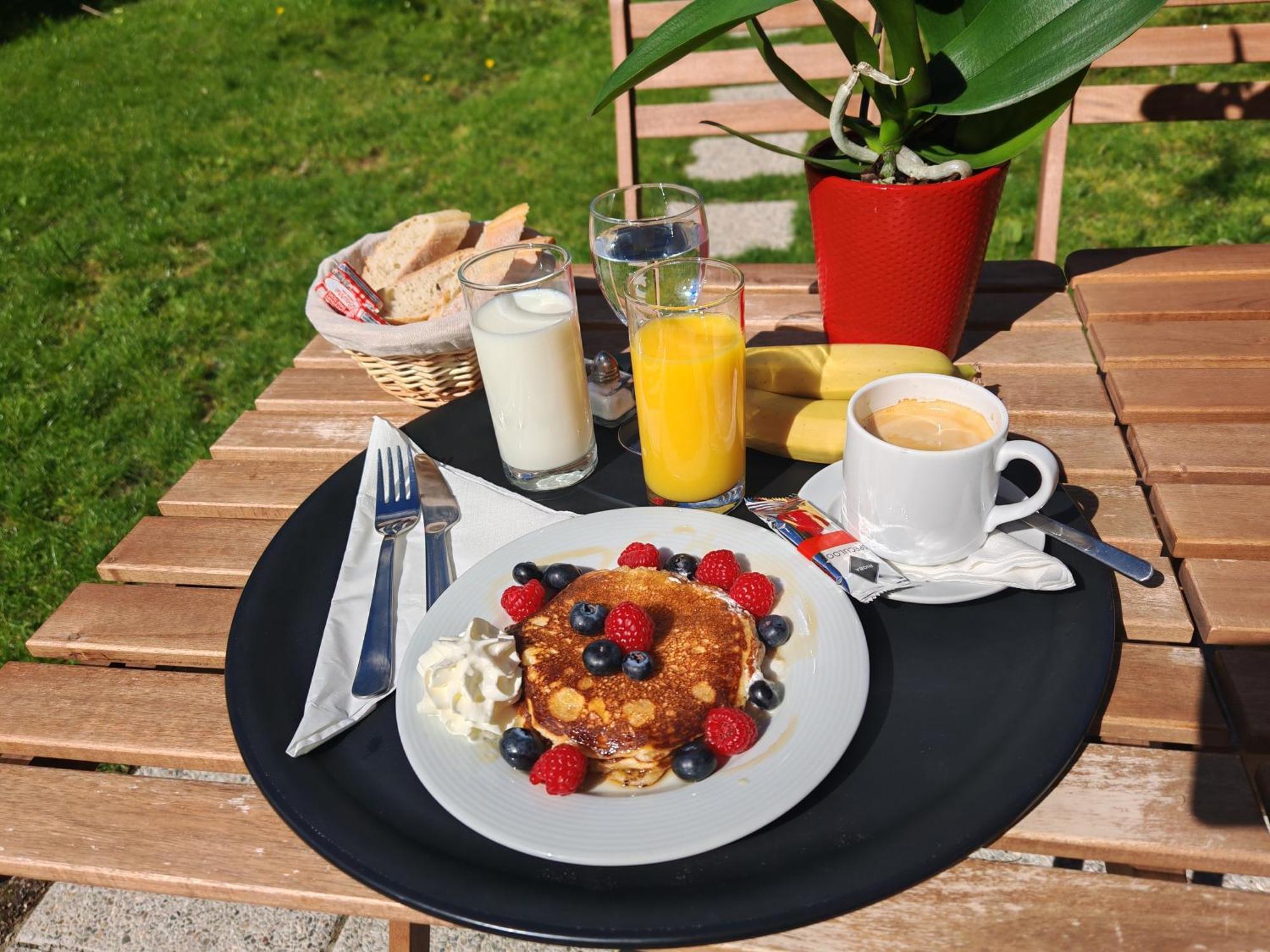 Le Jardin Cafe Bed & Breakfast Bordeaux Bagian luar foto